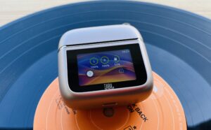 JBL Tour Pro 3