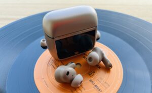 JBL Tour Pro 3