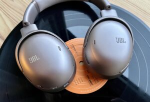 JBL Tour One M3