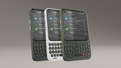 Clicks Communicator Design in den Farben Onyx, Smoke und Clover