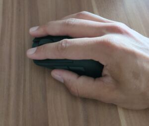be quiet! Dark Perk Ergo Maus umgriffen im Handflächen-Griff