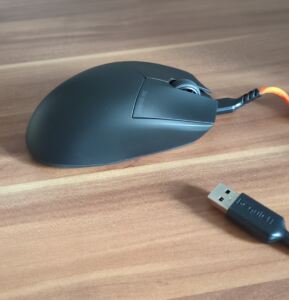 be quiet Dark Perk Ergo Maus von der rechten Seite betrachtet